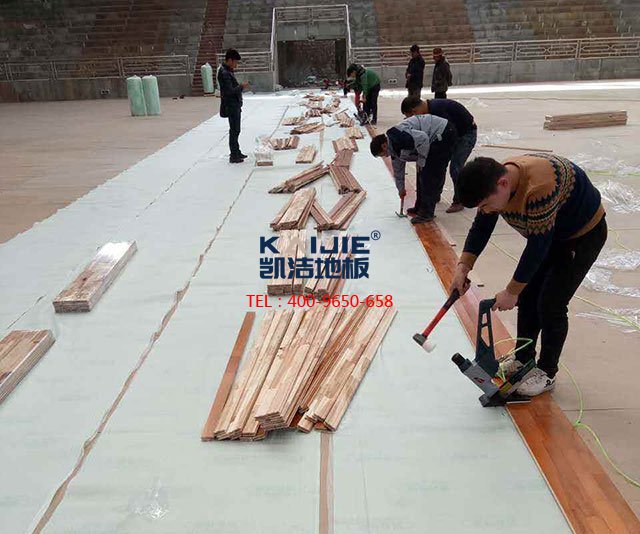 室內(nèi)體育館專(zhuān)用體育柞木地板——?jiǎng)P潔體育木地板