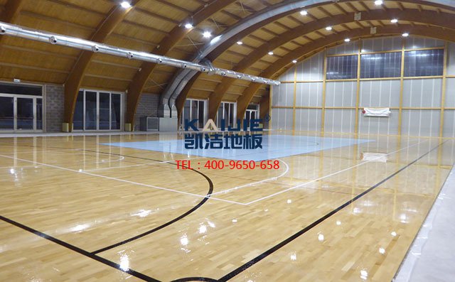廠家直銷的體育木地板 怎么選擇體育木地板廠家——?jiǎng)P潔地板