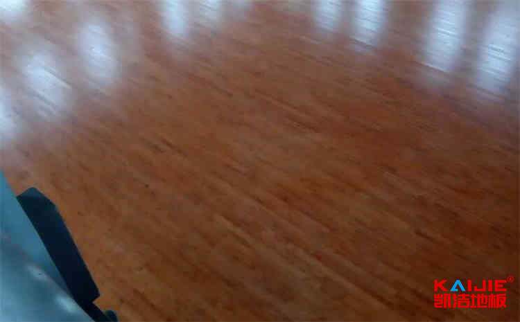 國內(nèi)籃球館木地板多少錢一平方