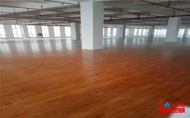 籃球場木地板購買時(shí)候需要注意什么——體育館木地板